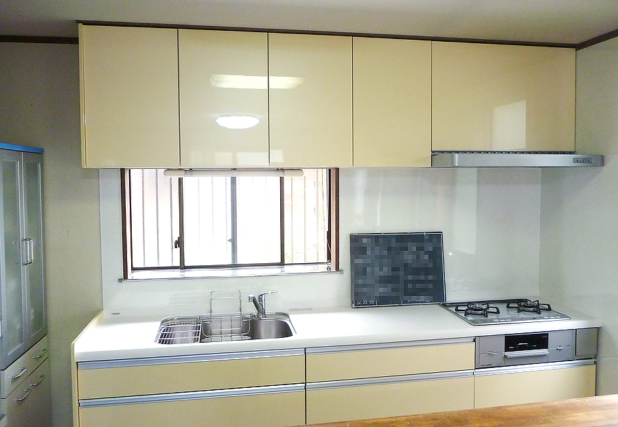 キッチンに立つのが楽しくなった！明るいシステムキッチン